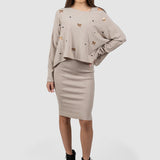 Compleu femei bej cu top asimetric și fustă midi rib