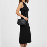 Geantă damă crossbody neagră cu buzunar frontal