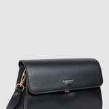 Geantă damă neagră cu clapetă și bareta reglabilă