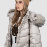 Căciulă femei Agbo tricotată cu ciucure camel