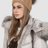 Căciulă femei Agbo tricotată cu ciucure camel