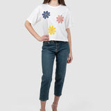 Tricou femei alb cu aplicații florale brodate
