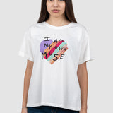 Tricou femei alb cu imprimeu text multicolor