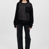 Bluză damă cu buzunar aplicat și textură reliefată