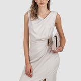 Rochie damă midi crem cu drapaj lateral și slit frontal