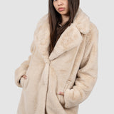 Palton damă crem din blană sintetică