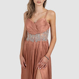 Rochie lungă damă plisată cu dantelă, culoare piersică