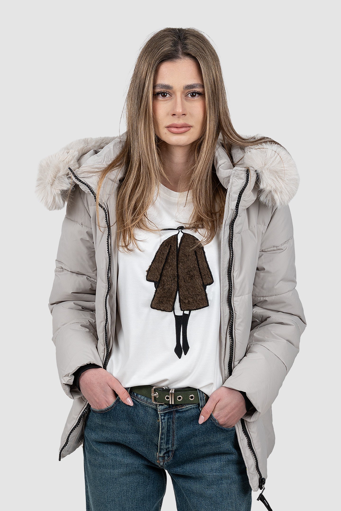 Geacă femei matlasată cu glugă bej