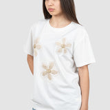 Tricou femei alb cu aplicații florale brodate, croială lejeră