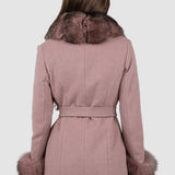 Palton damă roz cu guler și manșete din blană