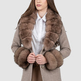 Palton damă bej cu guler și manșete din blană