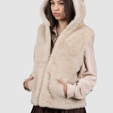 Vestă damă din blană sintetică cu glugă bej