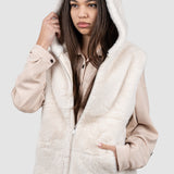 Vestă damă din blană sintetică cu glugă crem