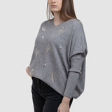 Pulover de damă cu flori aplicate și croială lejeră