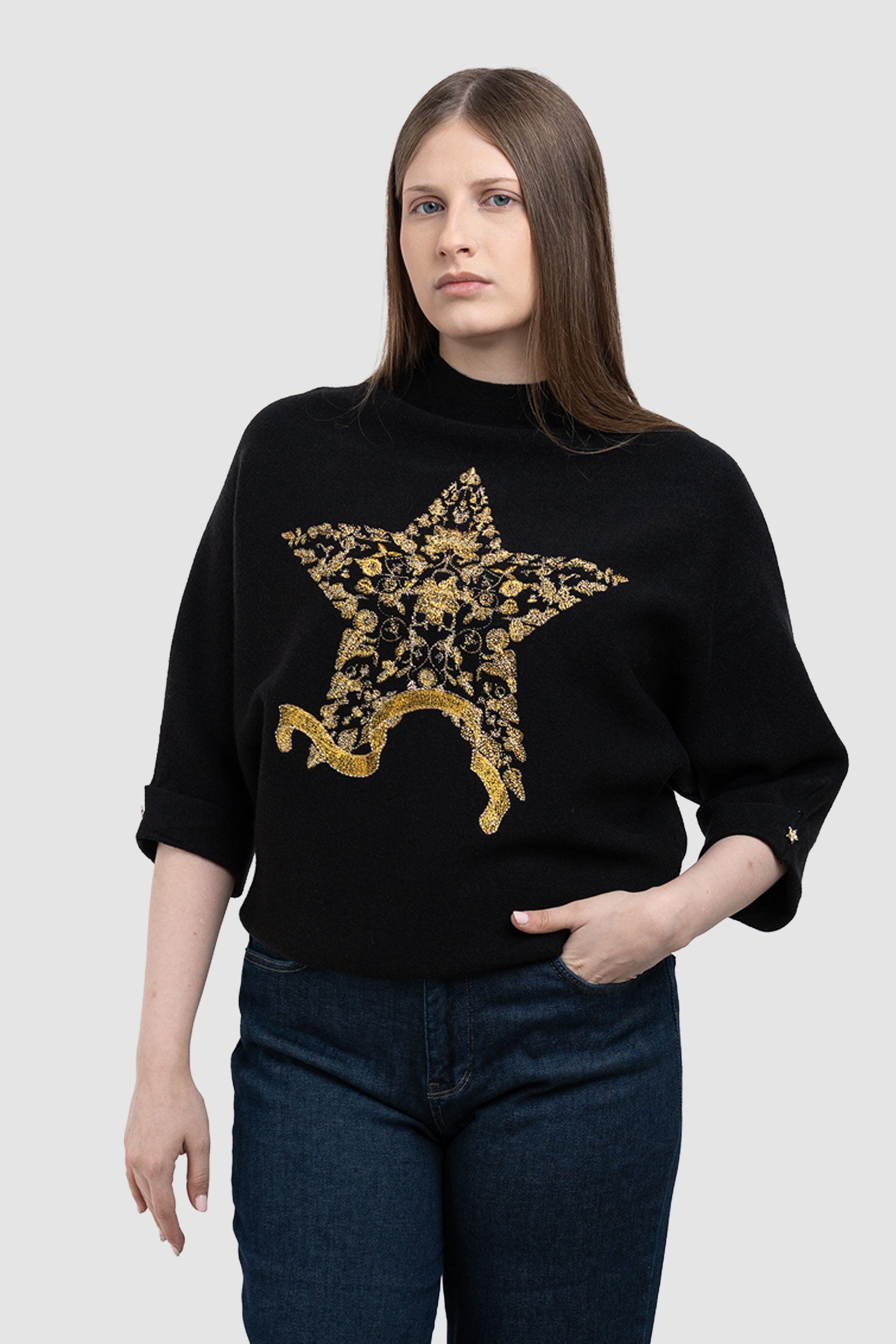 Pulover de damă cu stea decorativă și design elegant